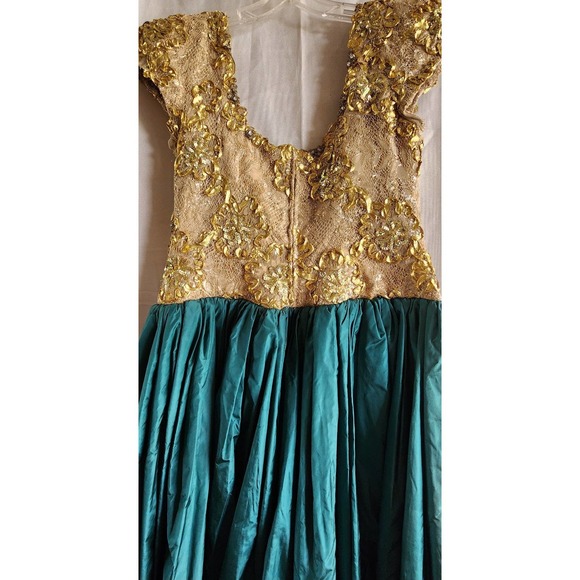 Vintage formal gown - Picture 11 of 13